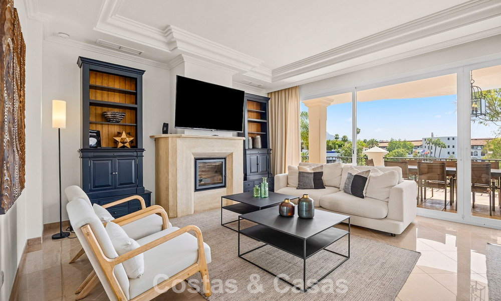 Grande villa méditerranéenne de luxe en première ligne de golf à La Quinta, Marbella - Benahavís 805576
