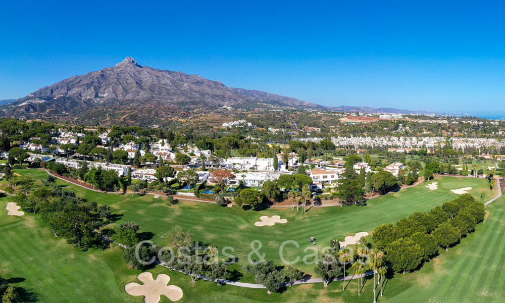 Maisons à vendre à 'Peña Blanca', une urbanisation sécurisée 24h, au cœur du golf d’Aloha, Nueva Andalucía, Marbella 805203