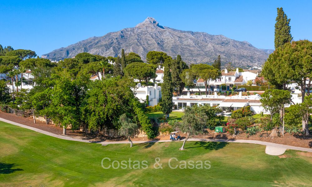 Maisons à vendre à 'Peña Blanca', une urbanisation sécurisée 24h, au cœur du golf d’Aloha, Nueva Andalucía, Marbella 805204