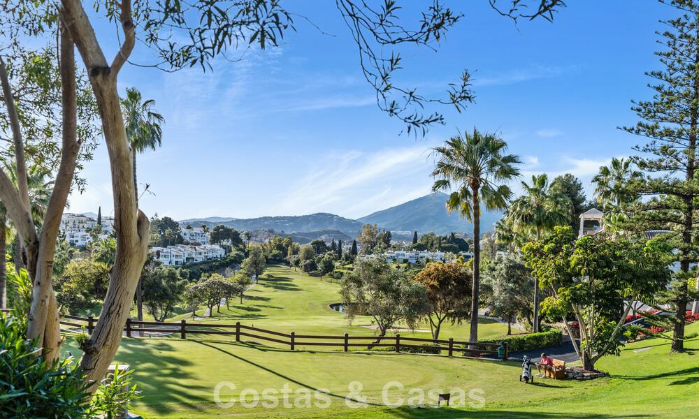 Maisons à vendre à 'Peña Blanca', une urbanisation sécurisée 24h, au cœur du golf d’Aloha, Nueva Andalucía, Marbella 805228