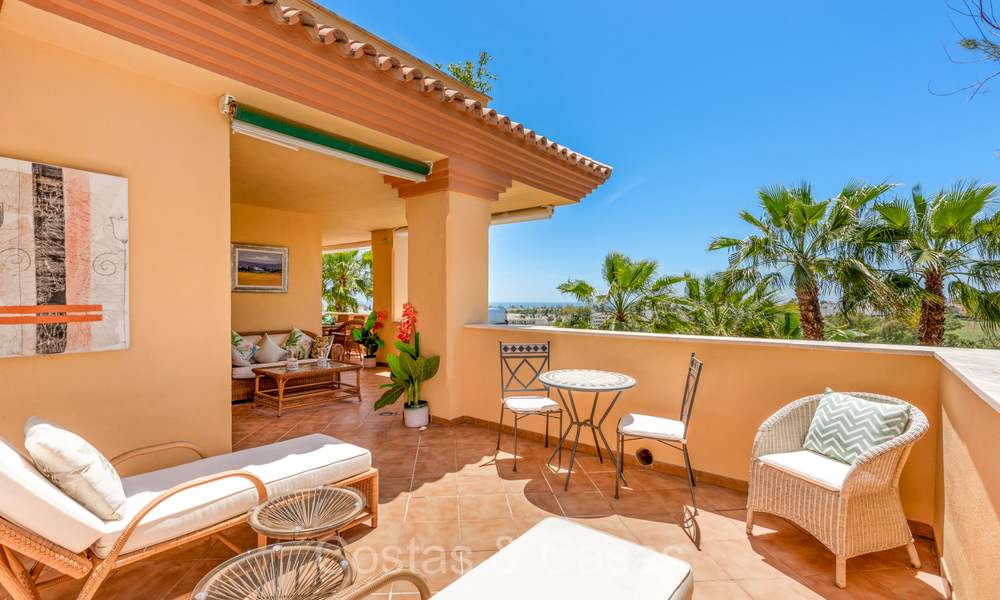 Appartements de luxe à vendre à Cumbres del Rodeo, à proximité de Puerto Banús et de la plage à Nueva Andalucía, Marbella 805318