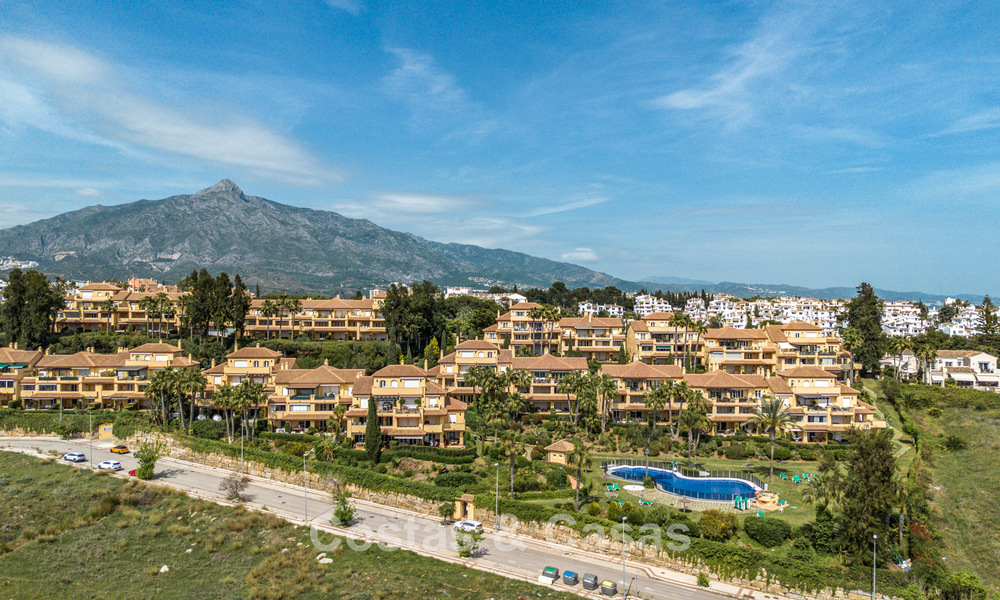 Appartements de luxe à vendre à Cumbres del Rodeo, à proximité de Puerto Banús et de la plage à Nueva Andalucía, Marbella 805332