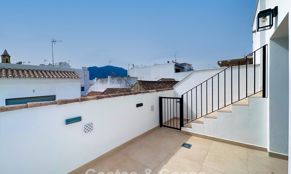 5 maisons mitoyennes exclusives à vendre dans le charmant centre historique d’Estepona 805627
