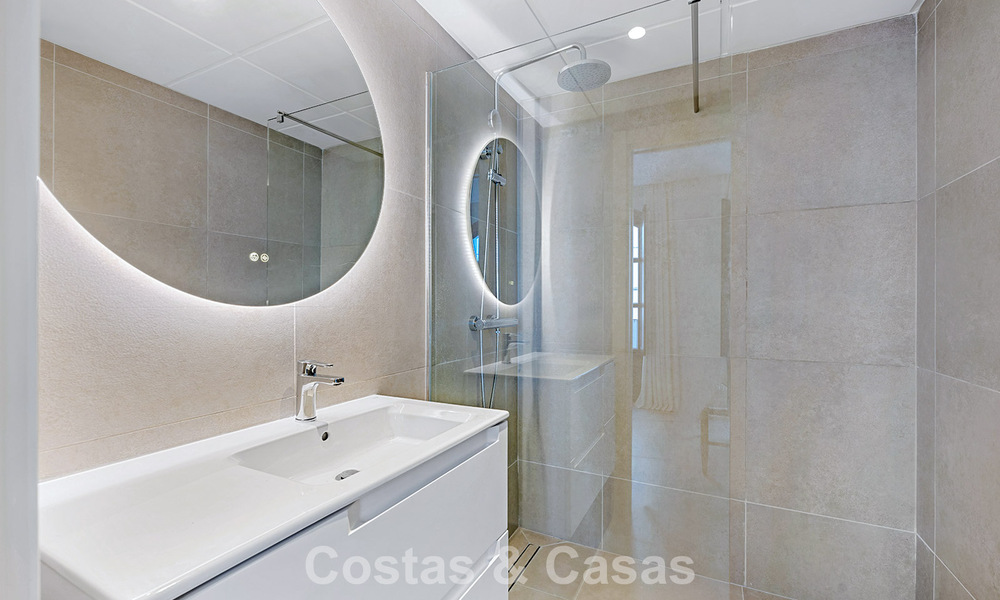 5 maisons mitoyennes exclusives à vendre dans le charmant centre historique d’Estepona 805646