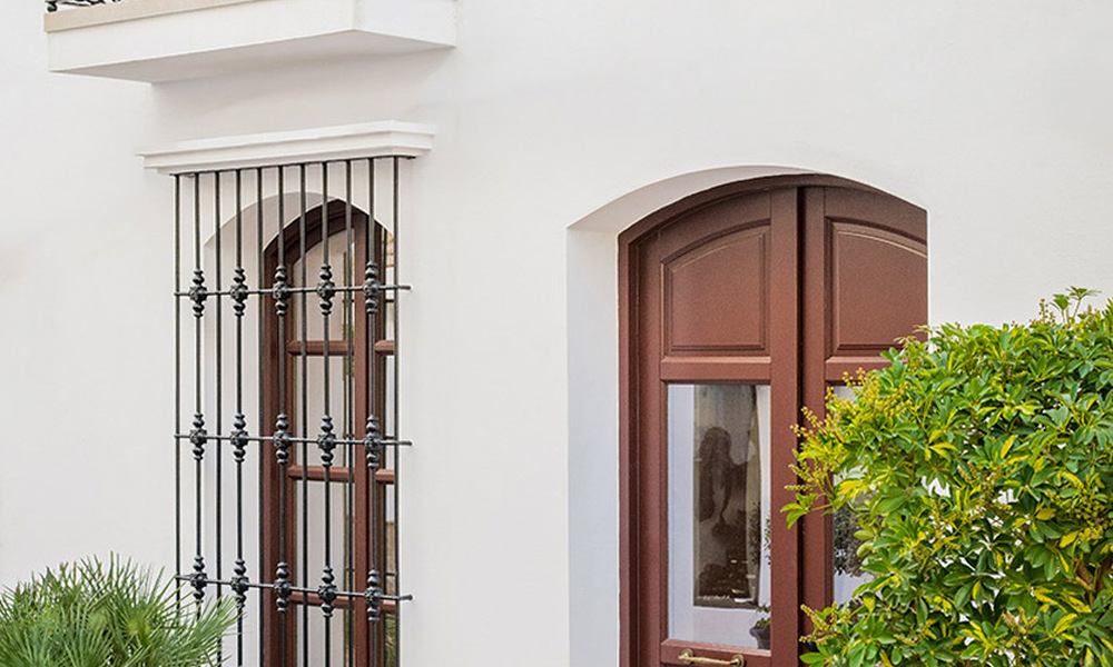 5 maisons mitoyennes exclusives à vendre dans le charmant centre historique d’Estepona 805668