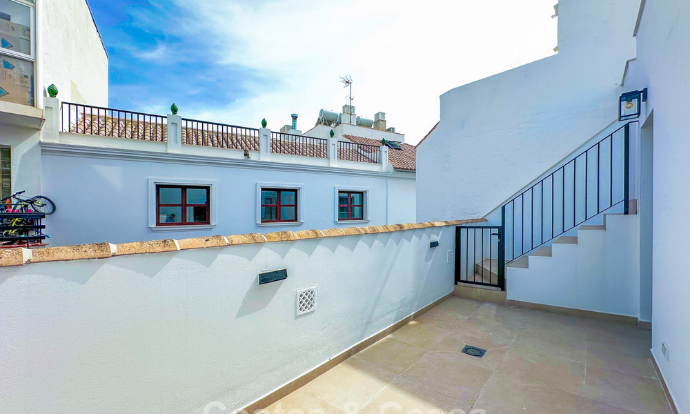 5 maisons mitoyennes exclusives à vendre dans le charmant centre historique d’Estepona 805670
