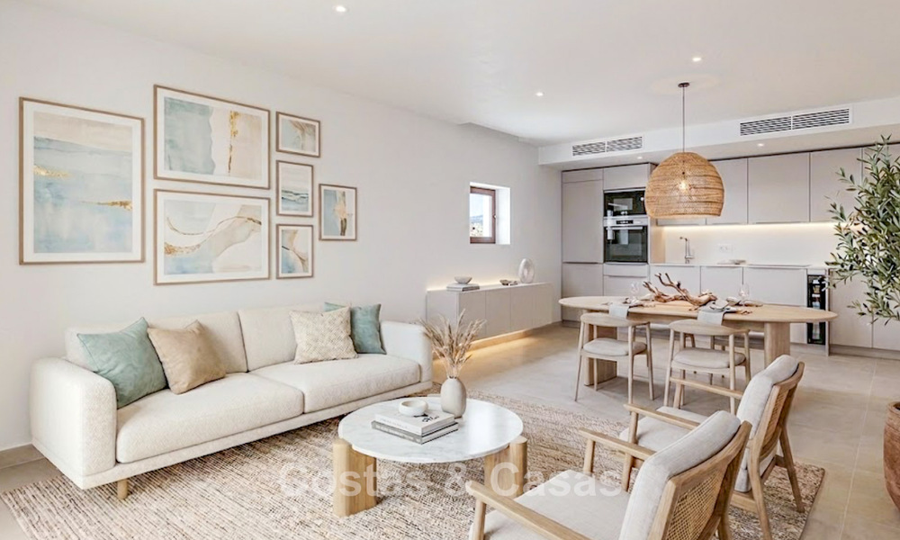 5 maisons mitoyennes exclusives à vendre dans le charmant centre historique d’Estepona 805683