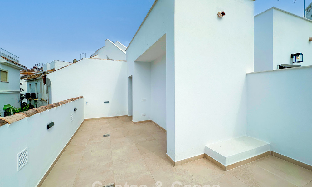 5 maisons mitoyennes exclusives à vendre dans le charmant centre historique d’Estepona 805685