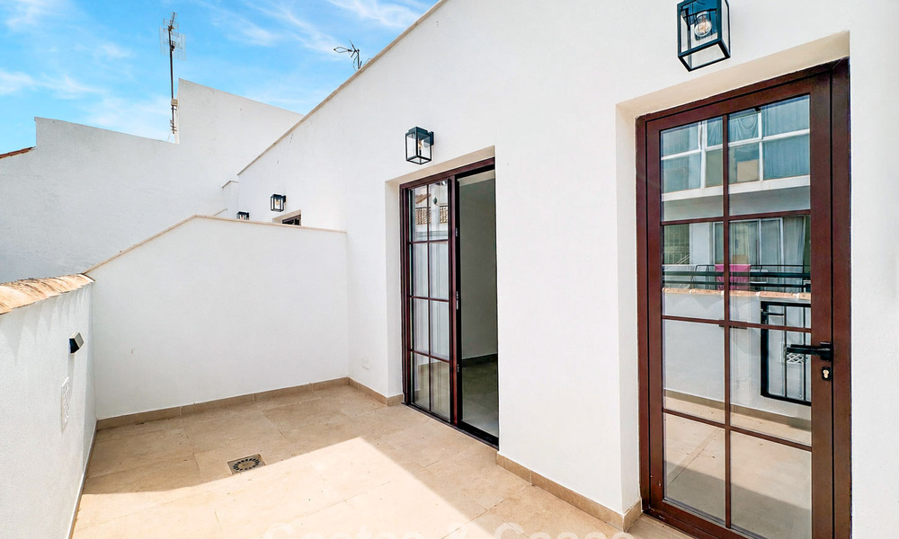 5 maisons mitoyennes exclusives à vendre dans le charmant centre historique d’Estepona 806310