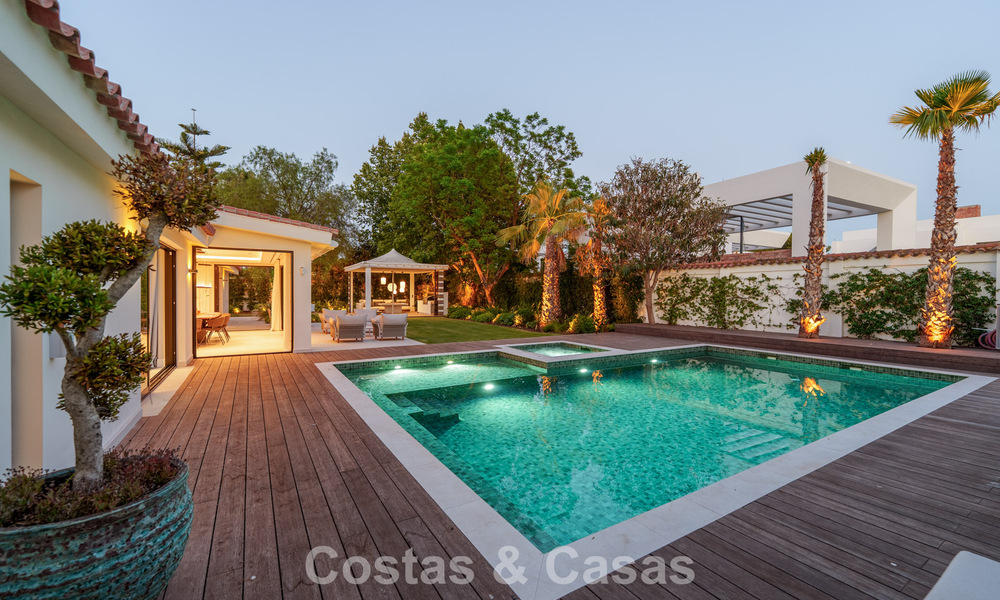 Luxueuse villa de plain-pied avec piscine chauffée à vendre, en bord de mer près de Puerto Banús et San Pedro, Marbella 805787