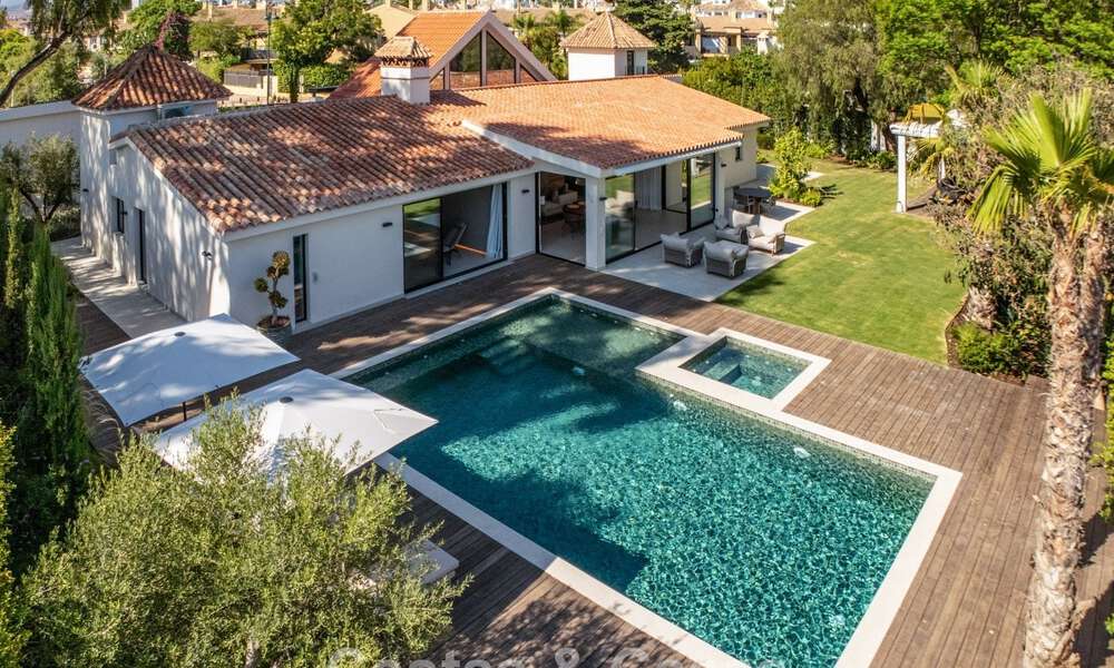Luxueuse villa de plain-pied avec piscine chauffée à vendre, en bord de mer près de Puerto Banús et San Pedro, Marbella 805792