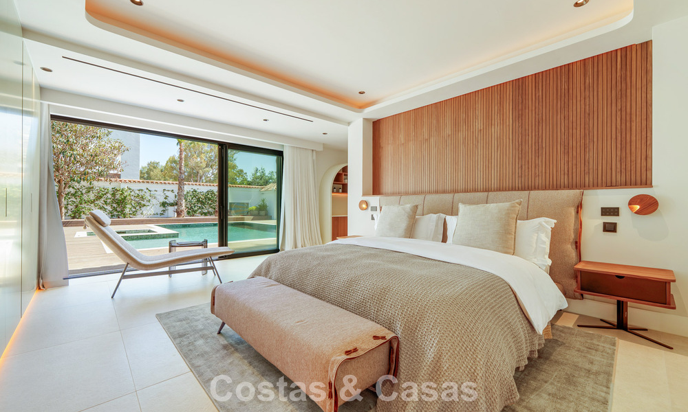 Luxueuse villa de plain-pied avec piscine chauffée à vendre, en bord de mer près de Puerto Banús et San Pedro, Marbella 805802