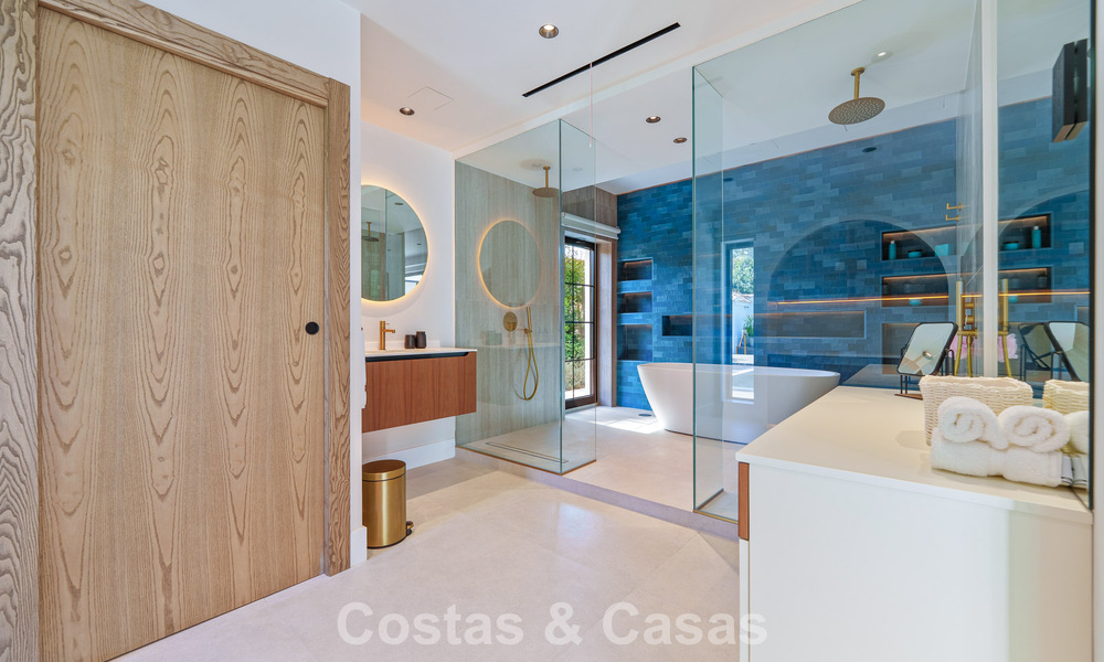 Luxueuse villa de plain-pied avec piscine chauffée à vendre, en bord de mer près de Puerto Banús et San Pedro, Marbella 805803