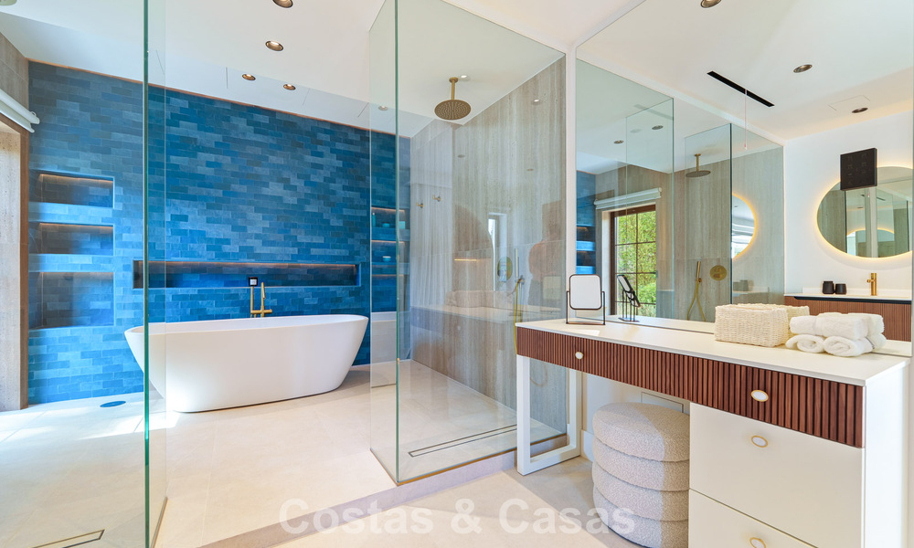 Luxueuse villa de plain-pied avec piscine chauffée à vendre, en bord de mer près de Puerto Banús et San Pedro, Marbella 805805