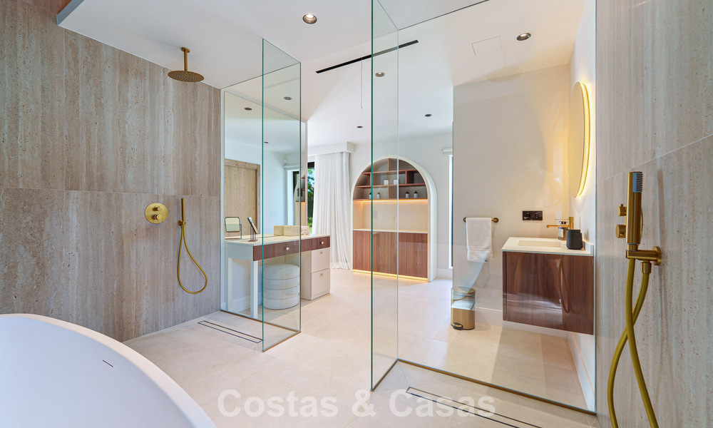 Luxueuse villa de plain-pied avec piscine chauffée à vendre, en bord de mer près de Puerto Banús et San Pedro, Marbella 805807