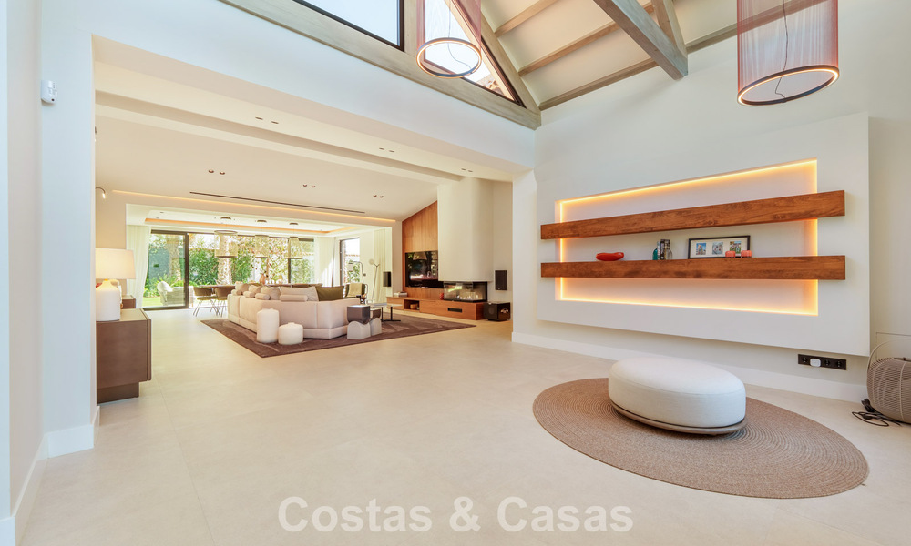 Luxueuse villa de plain-pied avec piscine chauffée à vendre, en bord de mer près de Puerto Banús et San Pedro, Marbella 805821