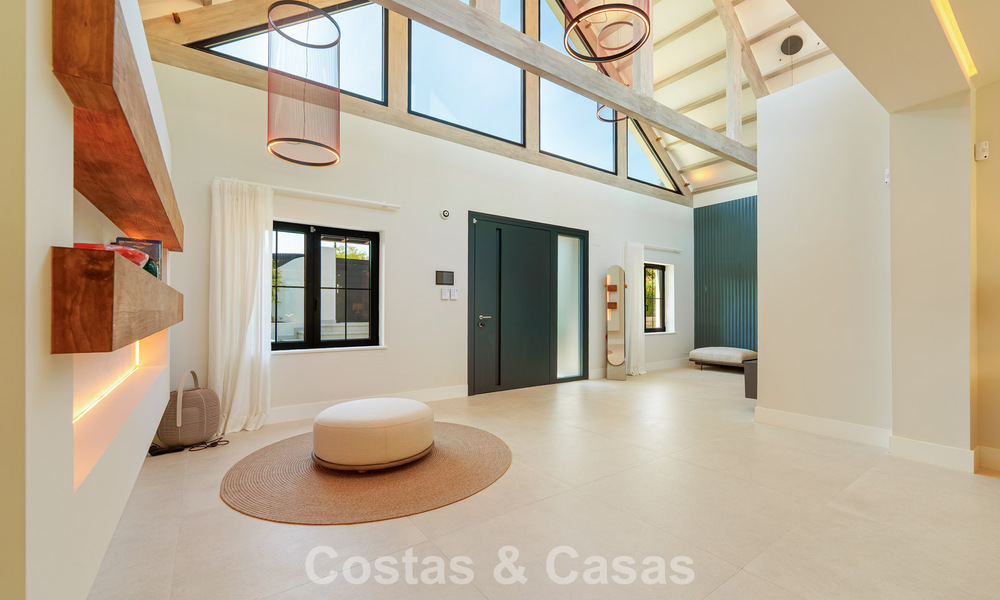 Luxueuse villa de plain-pied avec piscine chauffée à vendre, en bord de mer près de Puerto Banús et San Pedro, Marbella 805826