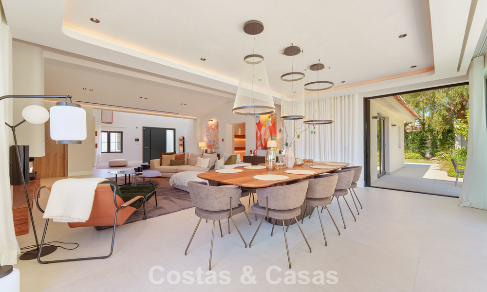Luxueuse villa de plain-pied avec piscine chauffée à vendre, en bord de mer près de Puerto Banús et San Pedro, Marbella 805830