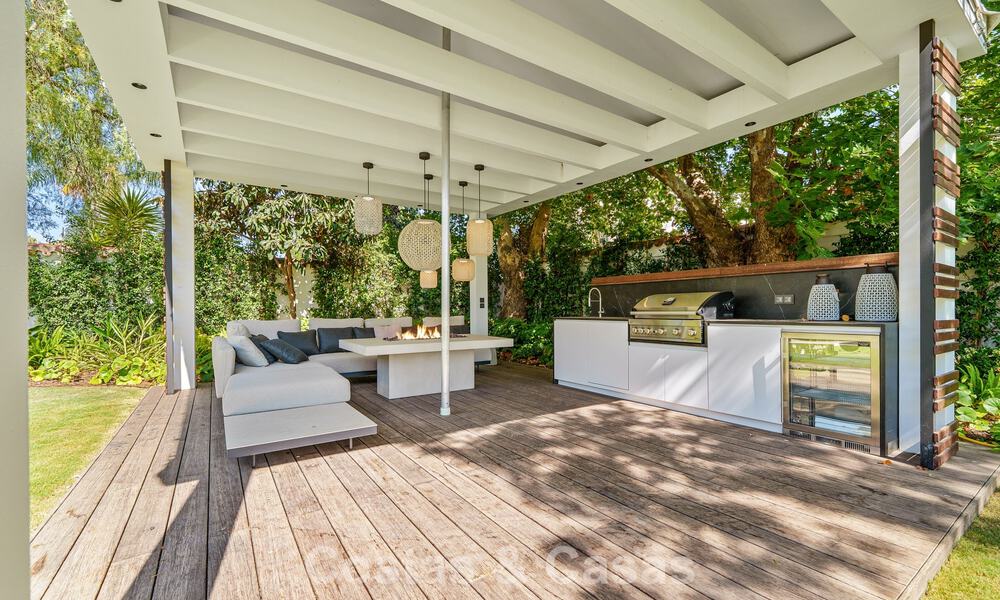 Luxueuse villa de plain-pied avec piscine chauffée à vendre, en bord de mer près de Puerto Banús et San Pedro, Marbella 805835