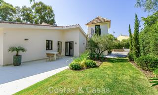 Luxueuse villa de plain-pied avec piscine chauffée à vendre, en bord de mer près de Puerto Banús et San Pedro, Marbella 805838 