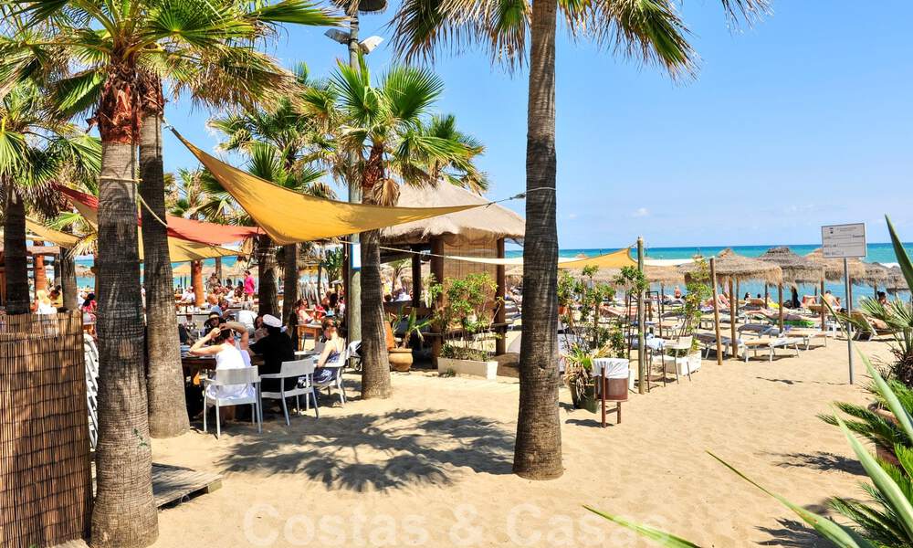 Luxueuse villa de plain-pied avec piscine chauffée à vendre, en bord de mer près de Puerto Banús et San Pedro, Marbella 806109