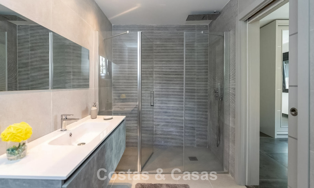 Villa moderne exclusive avec grande piscine à vendre à Nueva Andalucía, Marbella 805921