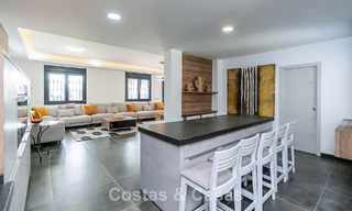 Villa moderne exclusive avec grande piscine à vendre à Nueva Andalucía, Marbella 805922 