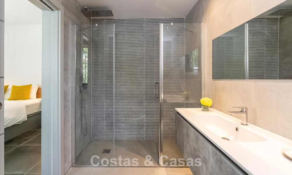 Villa moderne exclusive avec grande piscine à vendre à Nueva Andalucía, Marbella 805925