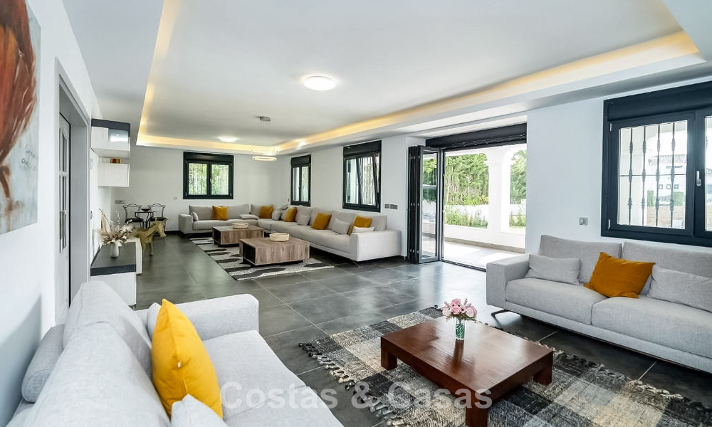 Villa moderne exclusive avec grande piscine à vendre à Nueva Andalucía, Marbella 805936