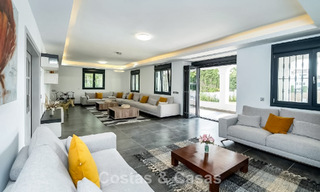 Villa moderne exclusive avec grande piscine à vendre à Nueva Andalucía, Marbella 805936 