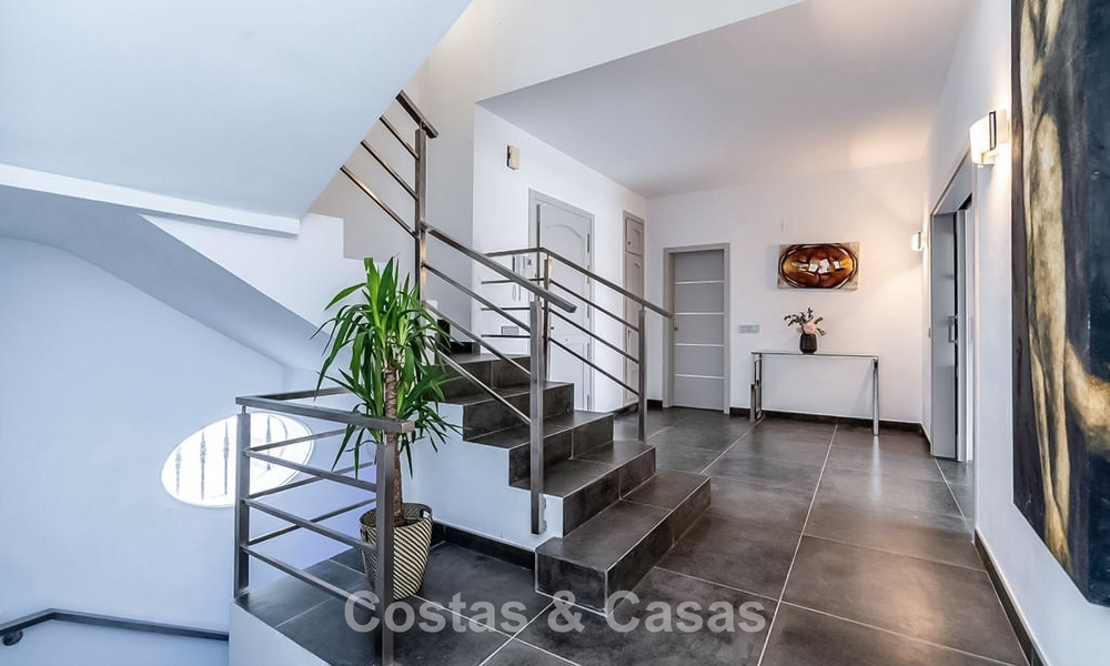 Villa moderne exclusive avec grande piscine à vendre à Nueva Andalucía, Marbella 805953