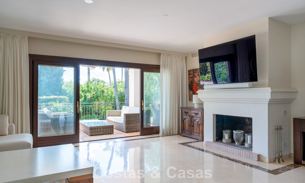 Spacieuse villa andalouse avec vue sur la mer à vendre à El Rosario, Marbella Est 805955