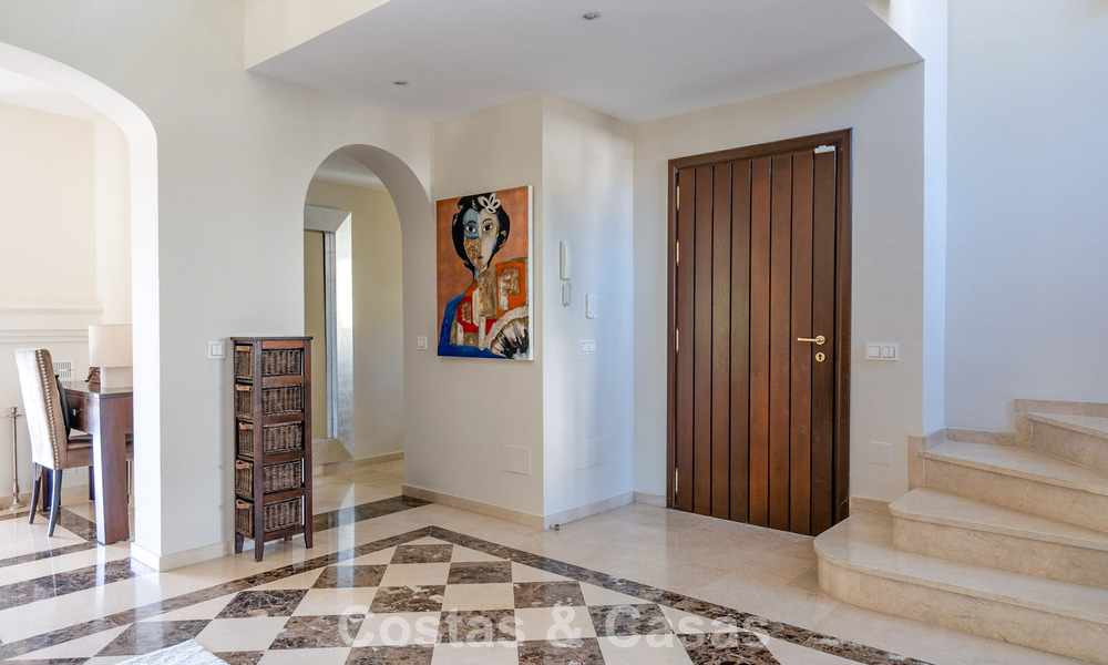 Spacieuse villa andalouse avec vue sur la mer à vendre à El Rosario, Marbella Est 805956