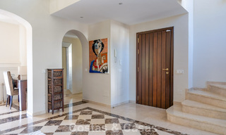 Spacieuse villa andalouse avec vue sur la mer à vendre à El Rosario, Marbella Est 805956 