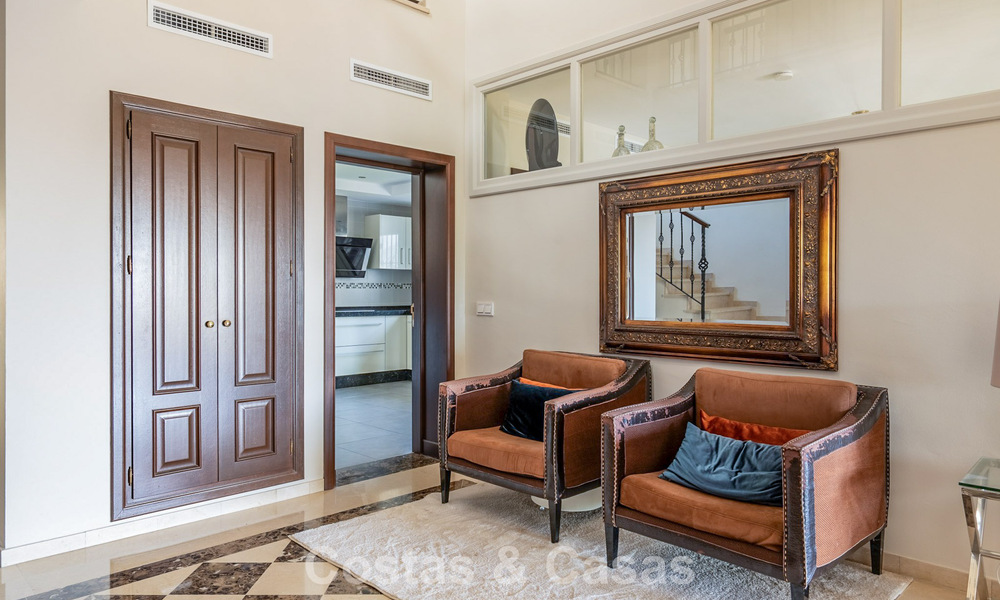 Spacieuse villa andalouse avec vue sur la mer à vendre à El Rosario, Marbella Est 805957