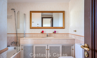 Spacieuse villa andalouse avec vue sur la mer à vendre à El Rosario, Marbella Est 805959 