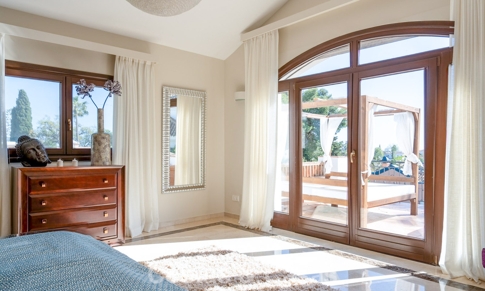 Spacieuse villa andalouse avec vue sur la mer à vendre à El Rosario, Marbella Est 805966
