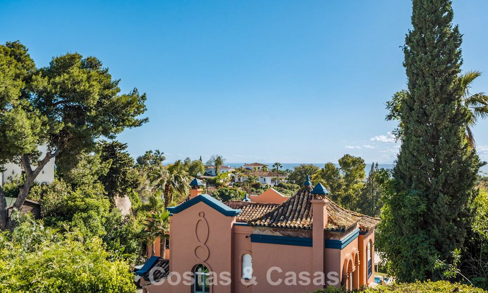 Spacieuse villa andalouse avec vue sur la mer à vendre à El Rosario, Marbella Est 805969