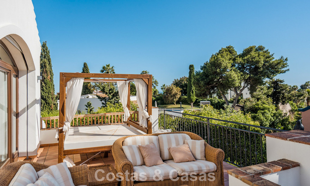 Spacieuse villa andalouse avec vue sur la mer à vendre à El Rosario, Marbella Est 805970