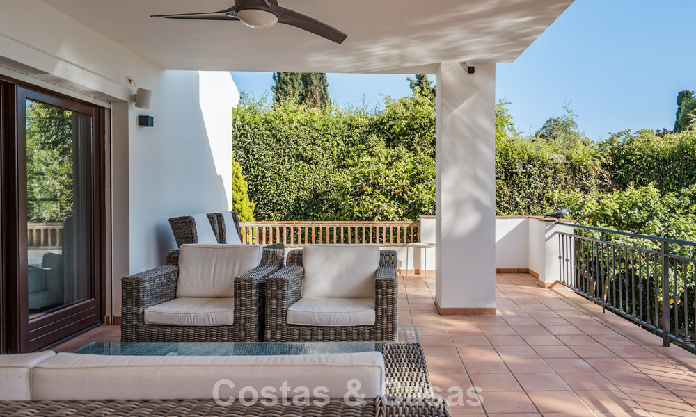 Spacieuse villa andalouse avec vue sur la mer à vendre à El Rosario, Marbella Est 805976
