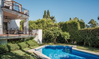 Spacieuse villa andalouse avec vue sur la mer à vendre à El Rosario, Marbella Est 805978 