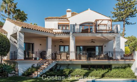 Spacieuse villa andalouse avec vue sur la mer à vendre à El Rosario, Marbella Est 805979