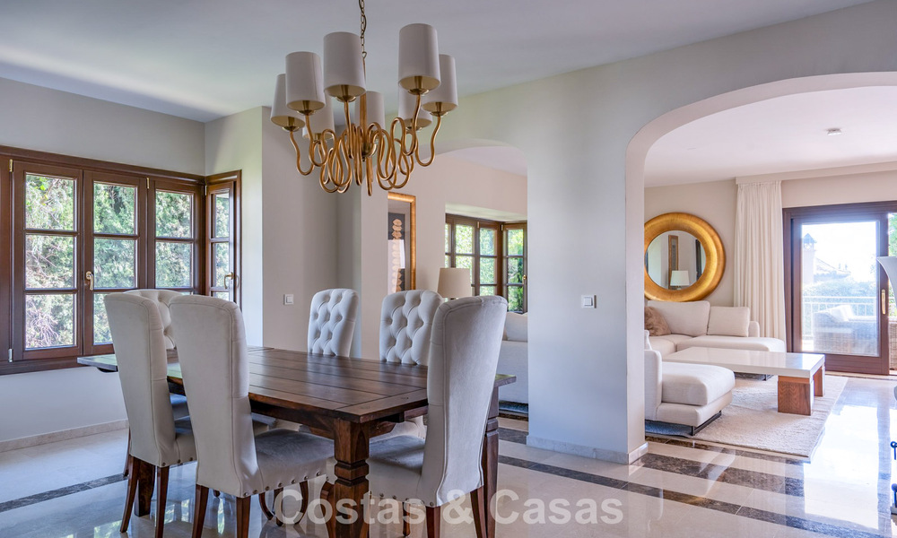 Spacieuse villa andalouse avec vue sur la mer à vendre à El Rosario, Marbella Est 805984