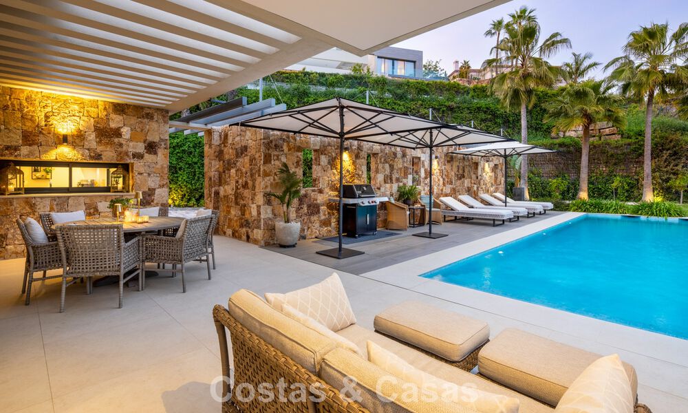Villa moderne de luxe avec vue sur la mer dans la Vallée du Golf de Nueva Andalucía, Marbella 806058