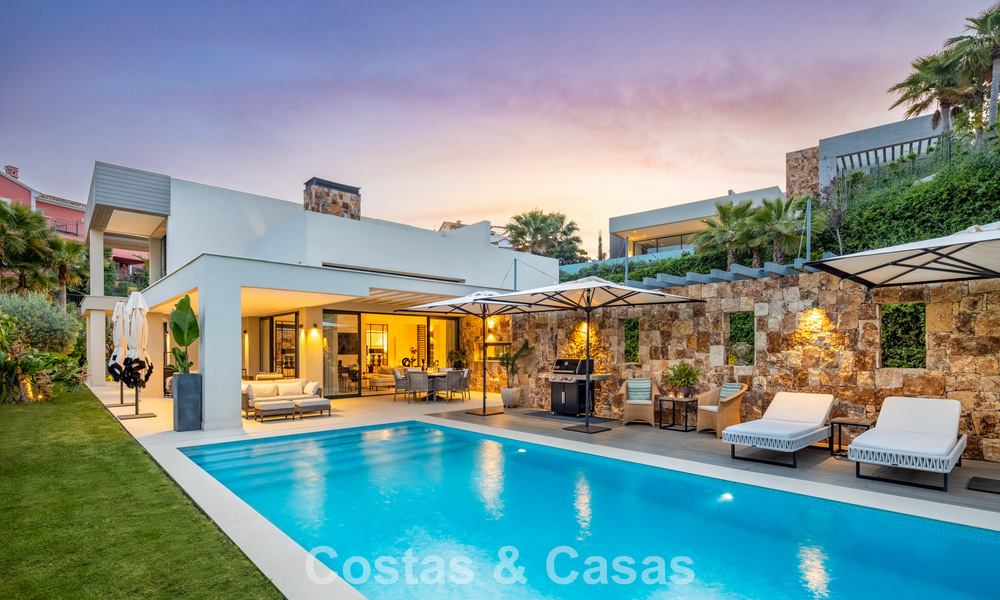 Villa moderne de luxe avec vue sur la mer dans la Vallée du Golf de Nueva Andalucía, Marbella 806059