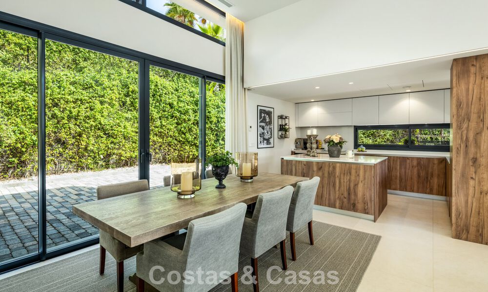Villa moderne de luxe avec vue sur la mer dans la Vallée du Golf de Nueva Andalucía, Marbella 806072