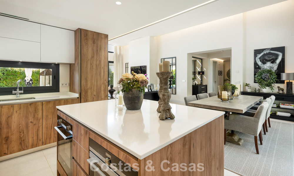 Villa moderne de luxe avec vue sur la mer dans la Vallée du Golf de Nueva Andalucía, Marbella 806074