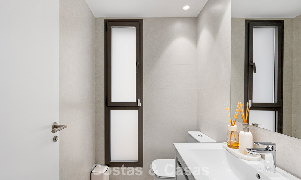 Nouvel appartement duplex avec vue panoramique sur la mer à vendre sur le New Golden Mile, entre Marbella et Estepona 806124