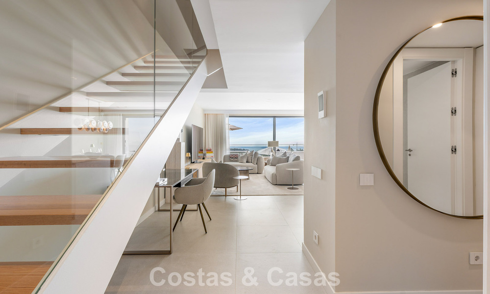 Nouvel appartement duplex avec vue panoramique sur la mer à vendre sur le New Golden Mile, entre Marbella et Estepona 806125