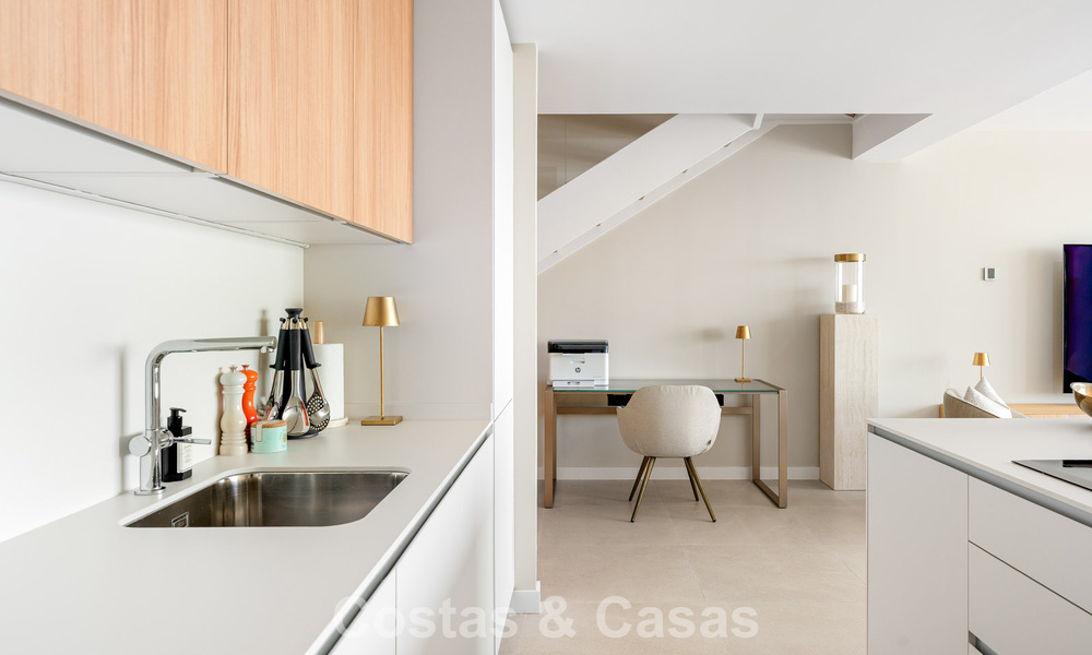 Nouvel appartement duplex avec vue panoramique sur la mer à vendre sur le New Golden Mile, entre Marbella et Estepona 806127